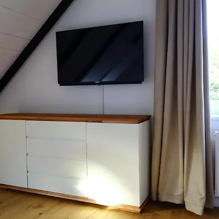 Apartament Exklusive, Moderne Ferienwohnung 75 M Im Og1 Fur 4 Personen Mit Balkon, Ruhig, Aber Doch Nah Am Wasser
