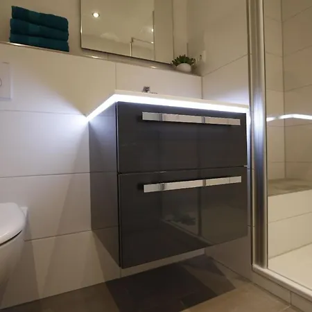 Apartament Exklusive, Moderne Ferienwohnung 75 M Im Og1 Fur 4 Personen Mit Balkon, Ruhig, Aber Doch Nah Am Wasser
